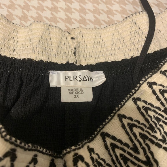 Persaya black and cream off the shoulder top. Cute stitched top design. Size 3x. - Picture 4 of 5